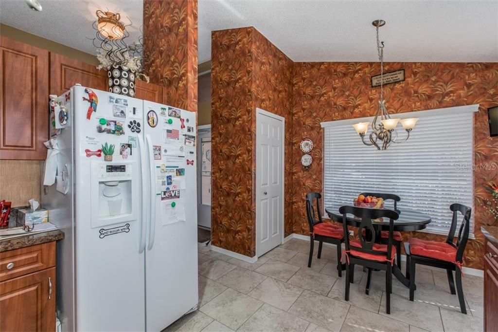 Recently Sold: $289,900 (3 beds, 2 baths, 1646 Square Feet)