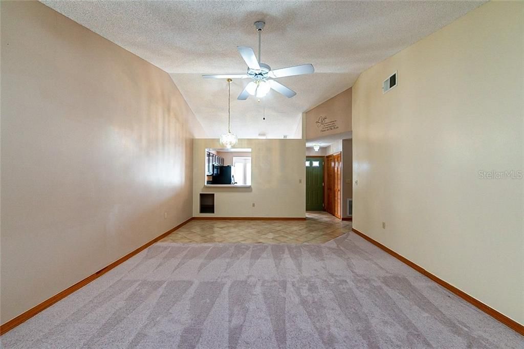 Recently Sold: $160,000 (2 beds, 2 baths, 1041 Square Feet)