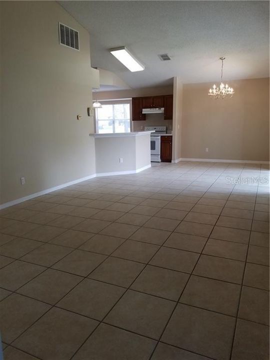 Recently Rented: $1,475 (3 beds, 2 baths, 1362 Square Feet)