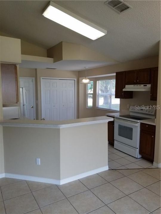 Recently Rented: $1,475 (3 beds, 2 baths, 1362 Square Feet)