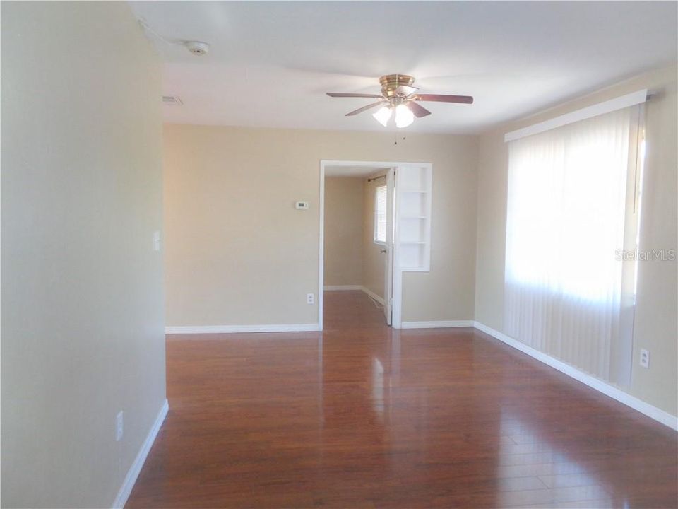 Recently Rented: $1,550 (3 beds, 2 baths, 1200 Square Feet)