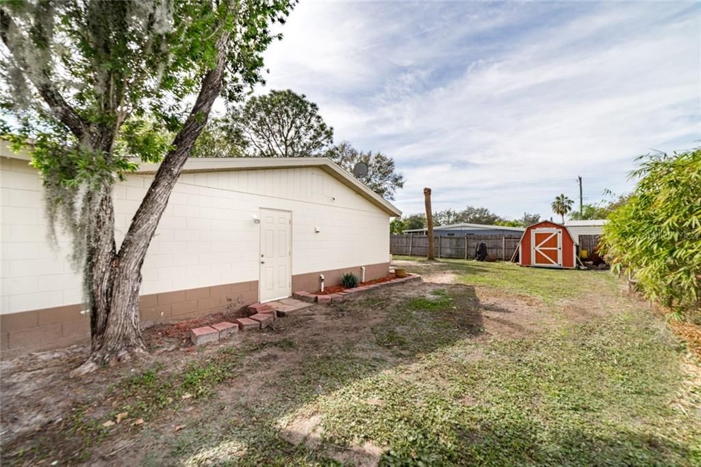 Recently Sold: $199,900 (3 beds, 1 baths, 1284 Square Feet)
