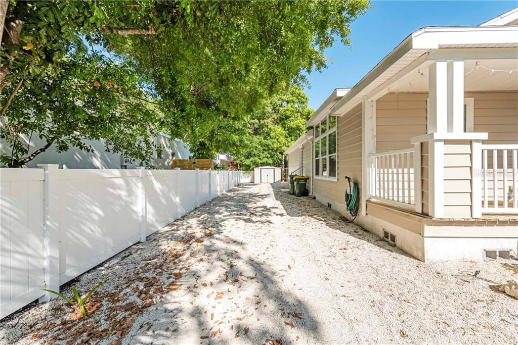 Recently Sold: $349,000 (3 beds, 2 baths, 1552 Square Feet)