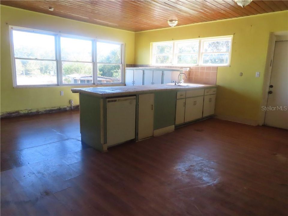 Kitchen / Dining Room Combo