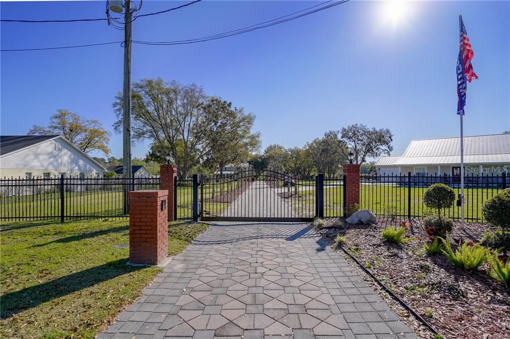 Recently Sold: $599,500 (5 beds, 5 baths, 3400 Square Feet)