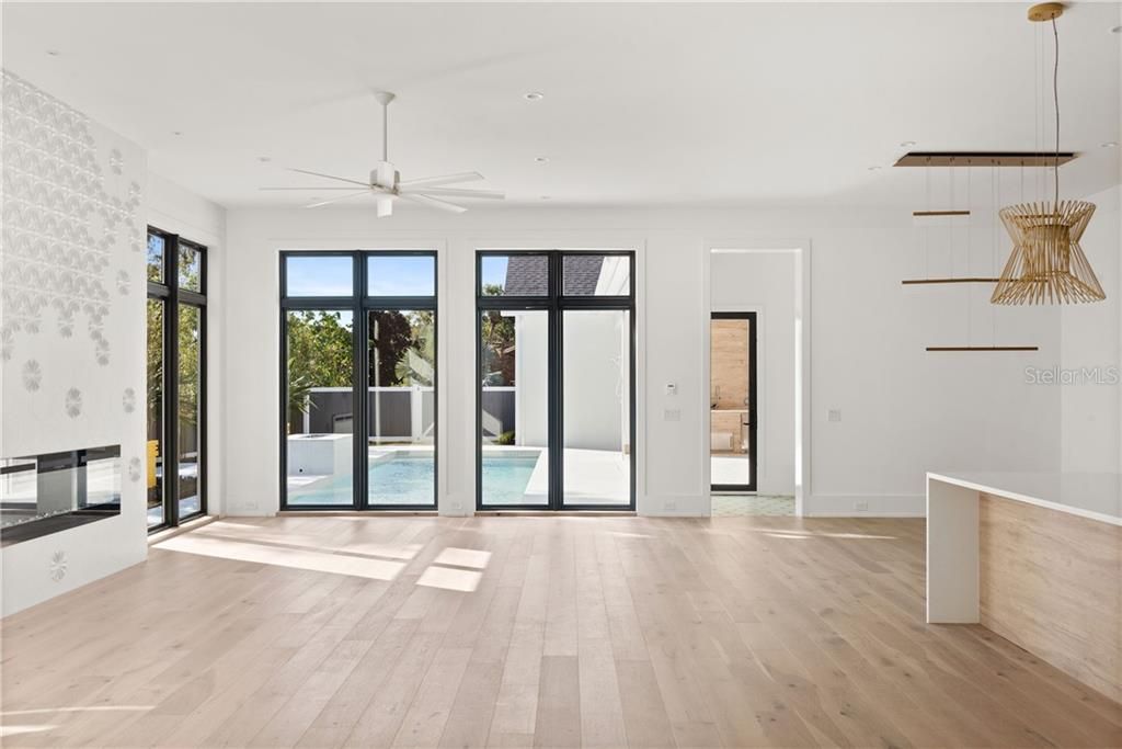 Recently Sold: $2,400,000 (5 beds, 5 baths, 4652 Square Feet)