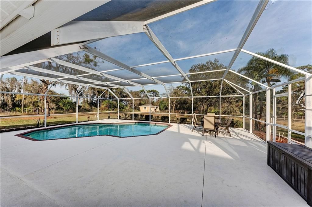 Recently Sold: $645,000 (3 beds, 3 baths, 2462 Square Feet)
