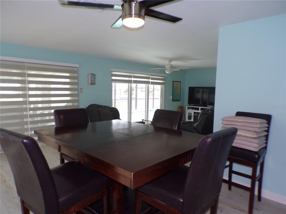 Active With Contract: $2,800 (3 beds, 2 baths, 1346 Square Feet)