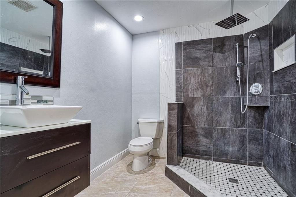 最近售出: $239,000 (3 贝兹, 2 浴室, 1269 平方英尺)