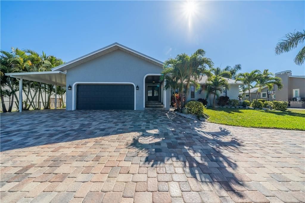 Recently Sold: $630,000 (3 beds, 2 baths, 1878 Square Feet)