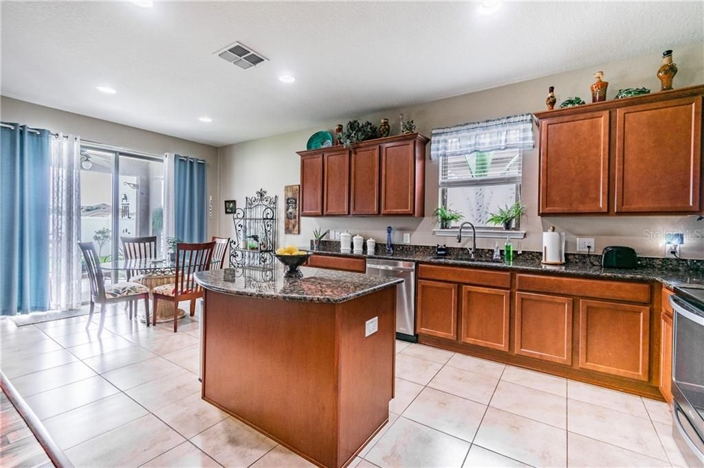 Recently Sold: $258,000 (3 beds, 2 baths, 1689 Square Feet)