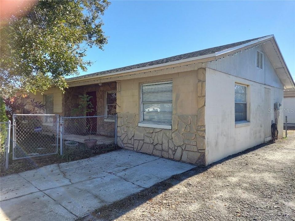 Recently Sold: $65,000 (3 beds, 1 baths, 1011 Square Feet)