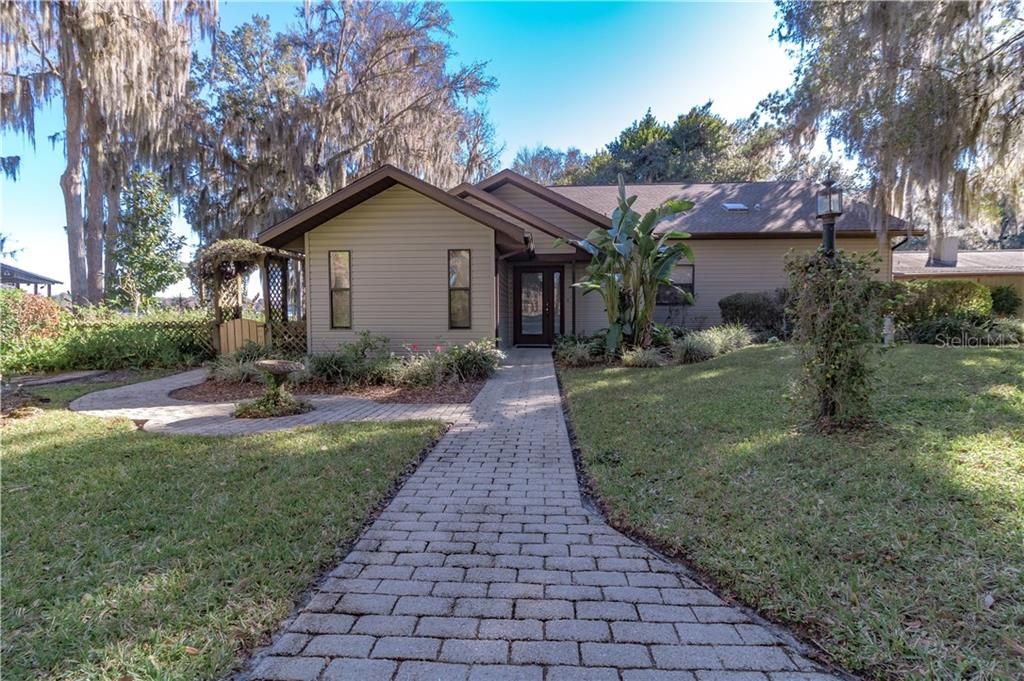 Recently Sold: $395,000 (4 beds, 3 baths, 2352 Square Feet)