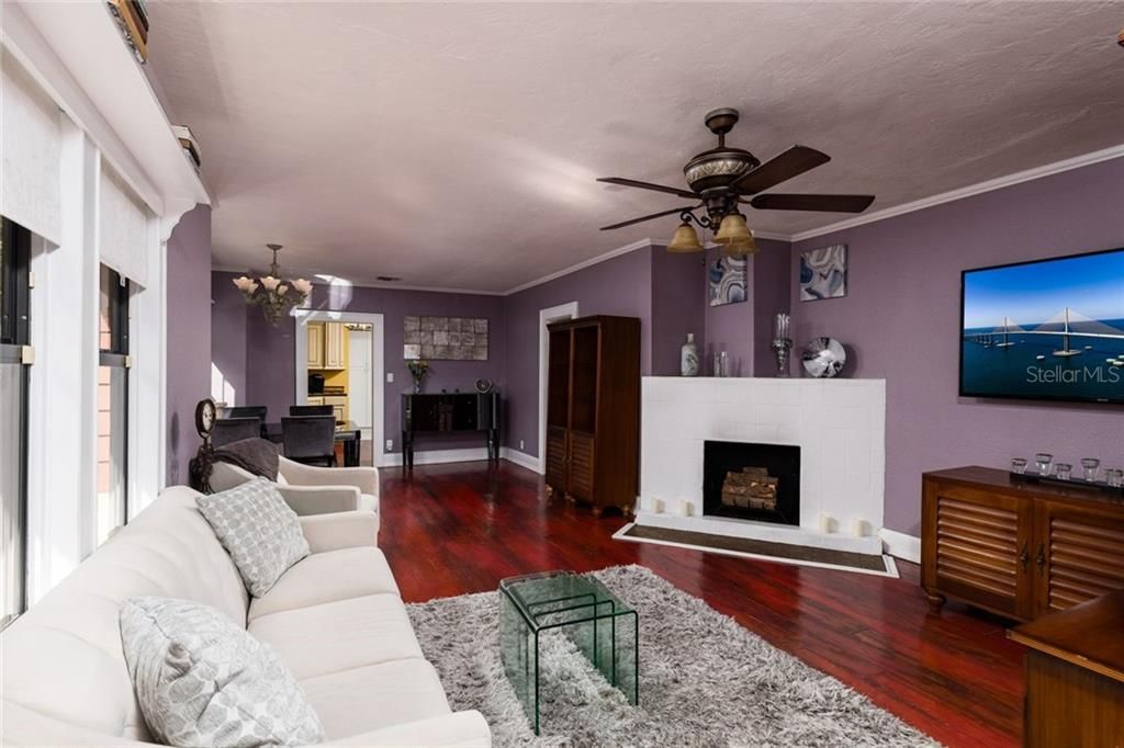 Recently Sold: $525,000 (2 beds, 1 baths, 1483 Square Feet)