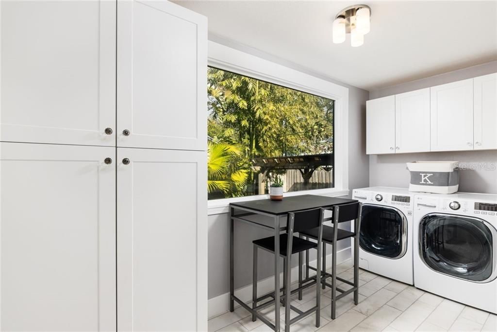 Recently Sold: $525,000 (2 beds, 1 baths, 1483 Square Feet)