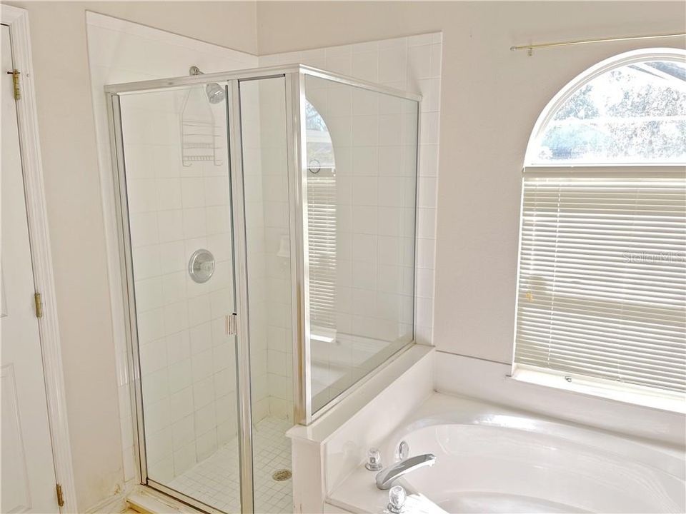 最近售出: $260,000 (3 贝兹, 2 浴室, 1592 平方英尺)