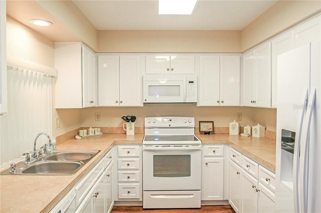 Recently Sold: $189,000 (2 beds, 2 baths, 1143 Square Feet)