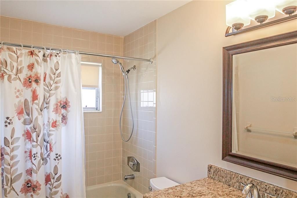 最近售出: $189,000 (2 贝兹, 2 浴室, 1143 平方英尺)