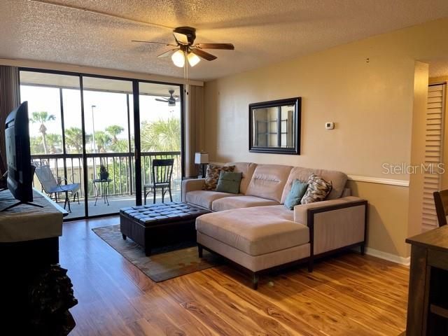 Recently Sold: $127,900 (2 beds, 2 baths, 783 Square Feet)