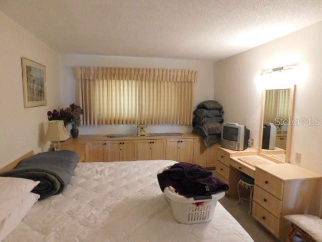 For Rent: $2,900 (2 beds, 2 baths, 890 Square Feet)