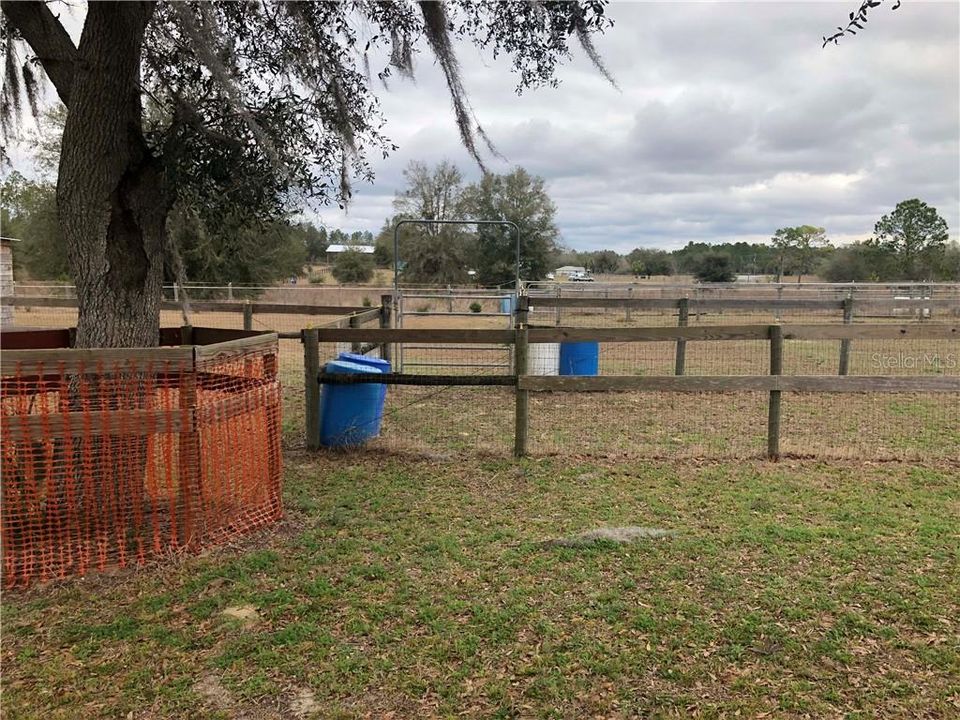 Vendido Recientemente: $330,000 (5 camas, 3 baños, 1976 Pies cuadrados)