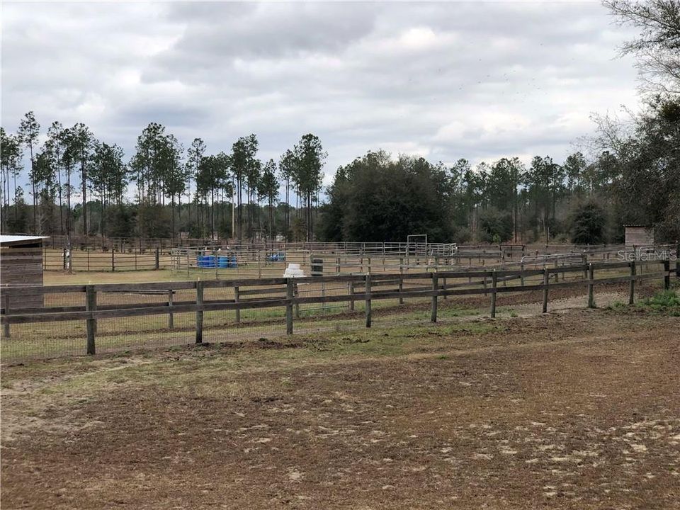 Vendido Recientemente: $330,000 (5 camas, 3 baños, 1976 Pies cuadrados)