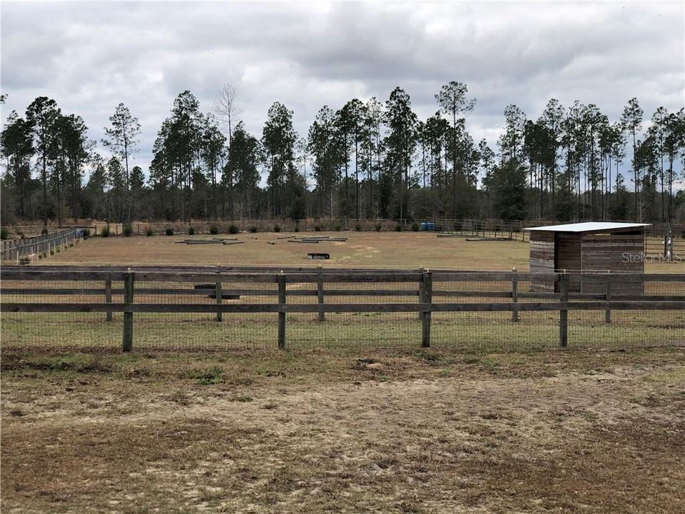 Vendido Recientemente: $330,000 (5 camas, 3 baños, 1976 Pies cuadrados)