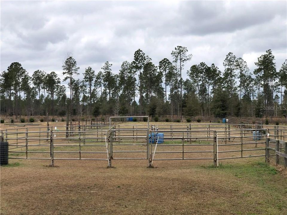 Round pen