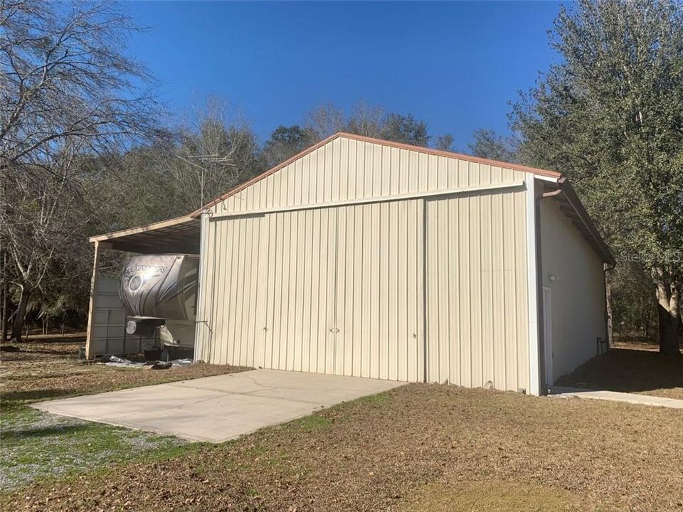 30' x 60' Barn w/ RV carport