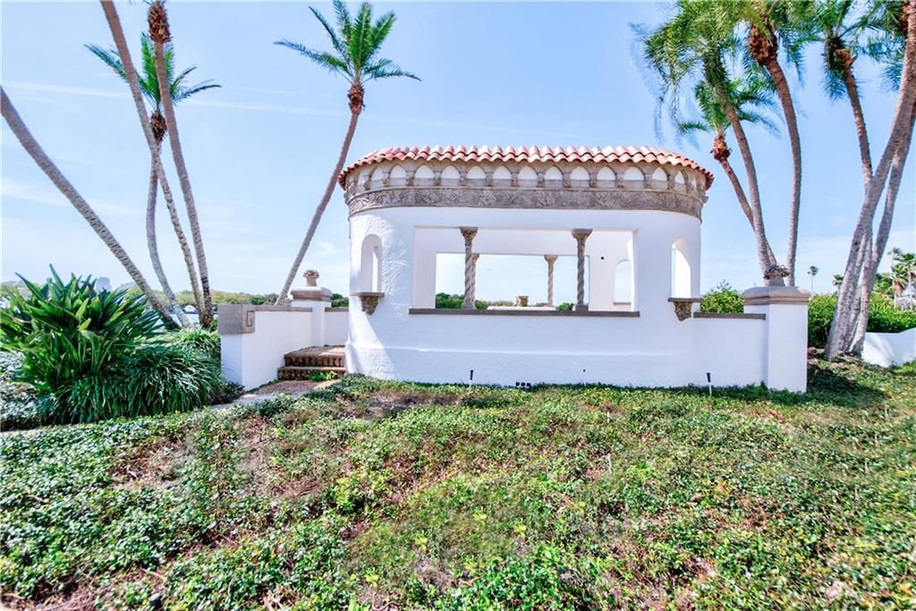 Recently Sold: $3,200,000 (6 beds, 5 baths, 4309 Square Feet)