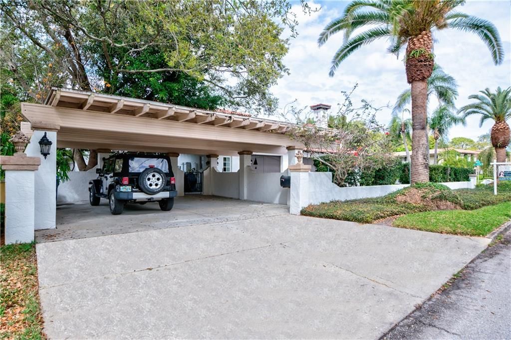 Vendido Recientemente: $3,200,000 (6 camas, 5 baños, 4309 Pies cuadrados)