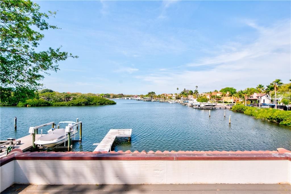 Recently Sold: $3,200,000 (6 beds, 5 baths, 4309 Square Feet)