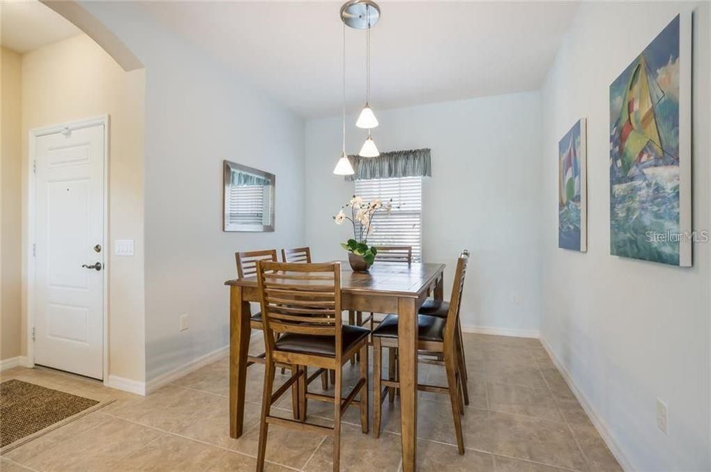 Recently Sold: $355,000 (3 beds, 2 baths, 1487 Square Feet)