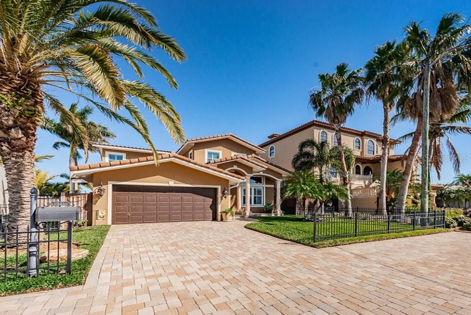 Recently Sold: $1,500,000 (3 beds, 3 baths, 3077 Square Feet)