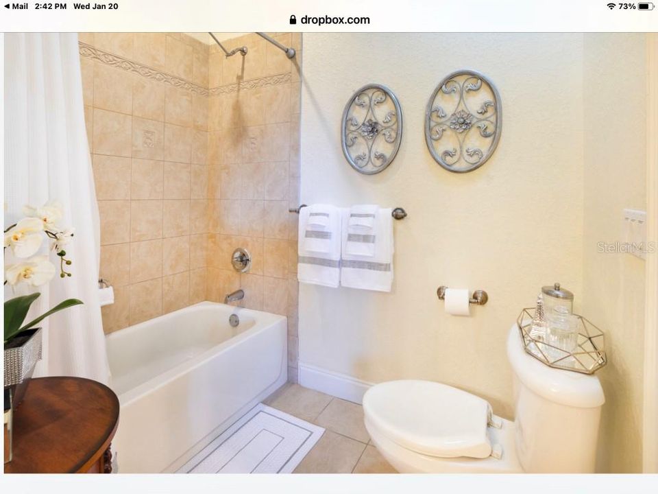 最近售出: $399,900 (3 贝兹, 2 浴室, 2807 平方英尺)