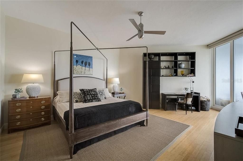 Recently Sold: $1,200,000 (2 beds, 2 baths, 1729 Square Feet)
