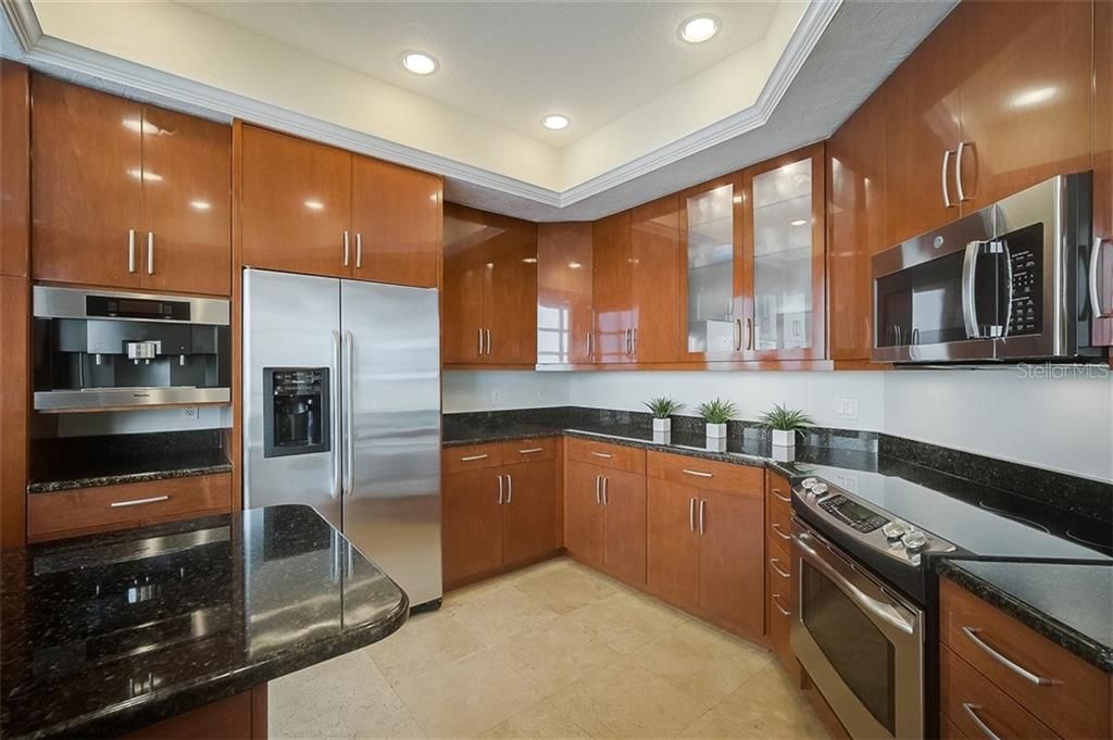 Vendido Recientemente: $1,200,000 (2 camas, 2 baños, 1729 Pies cuadrados)