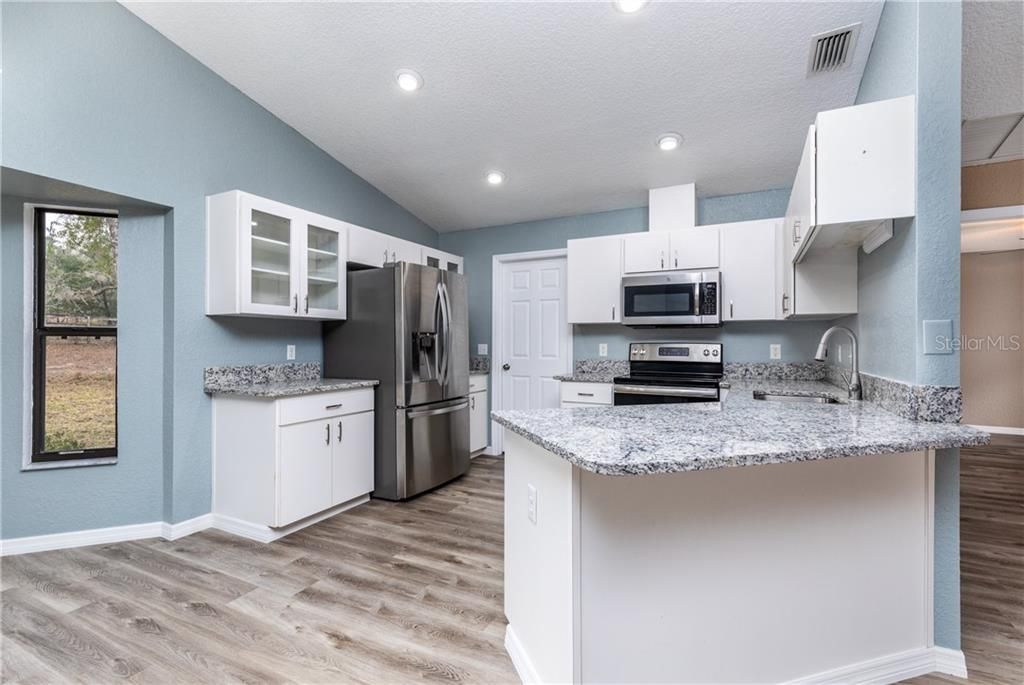 Recently Sold: $203,800 (2 beds, 2 baths, 1571 Square Feet)