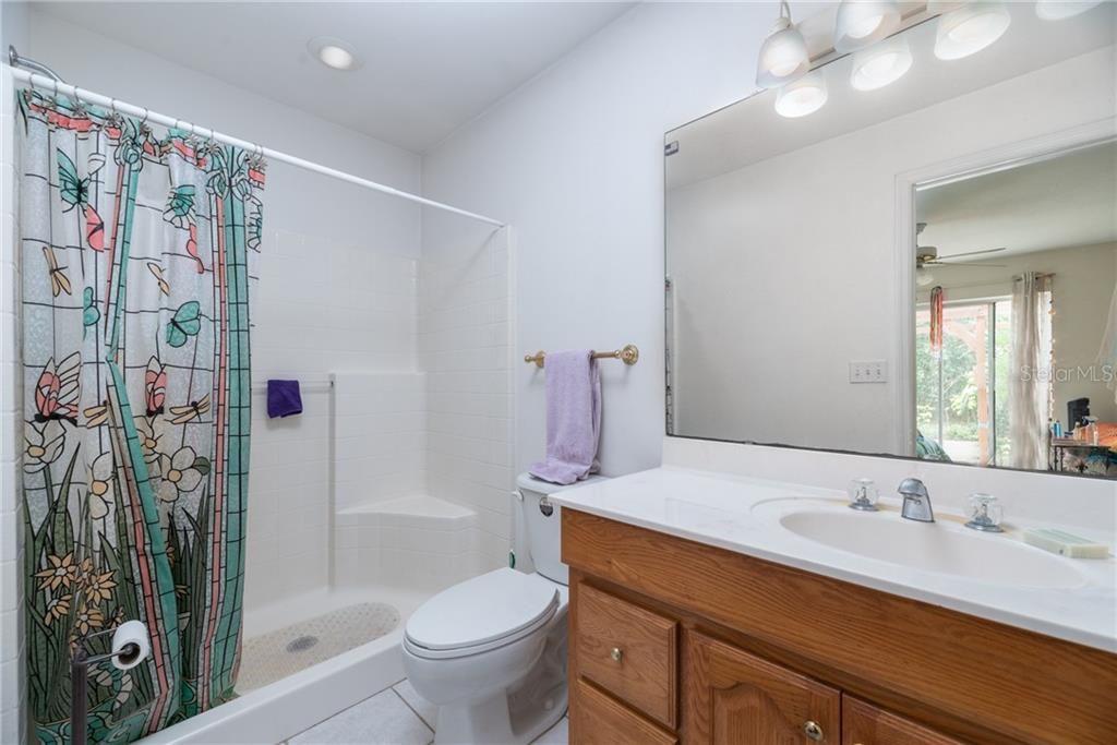 最近售出: $199,900 (3 贝兹, 2 浴室, 1264 平方英尺)