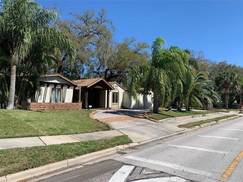 Recently Sold: $1,246,900 (2 beds, 2 baths, 3743 Square Feet)