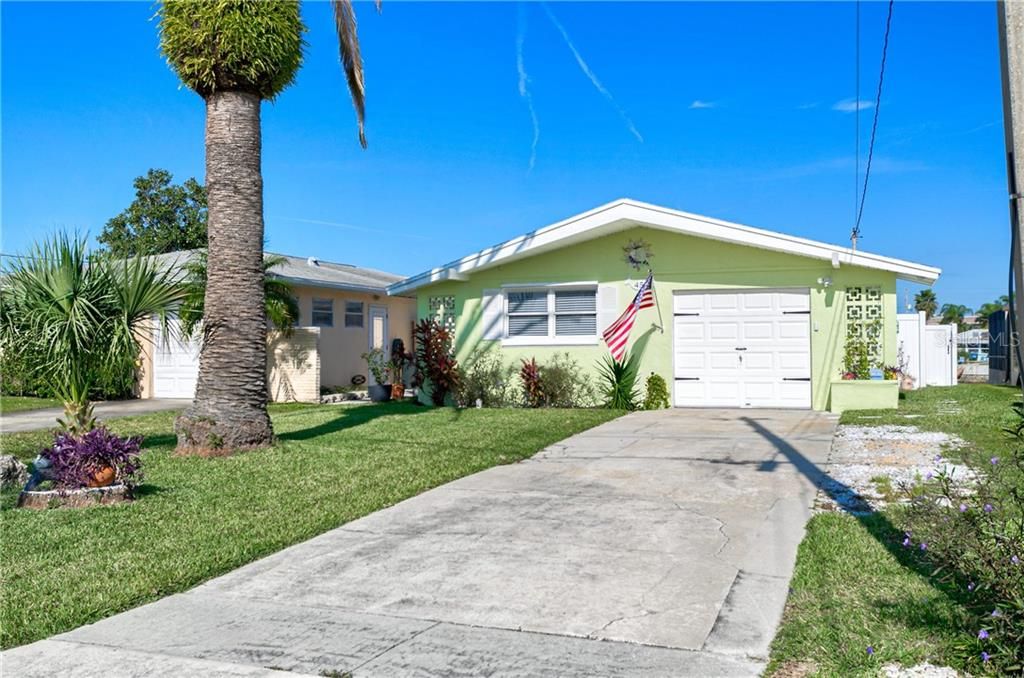 Recently Sold: $415,000 (2 beds, 2 baths, 1012 Square Feet)