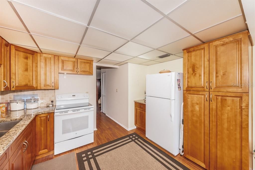Recently Sold: $145,000 (2 beds, 2 baths, 1035 Square Feet)