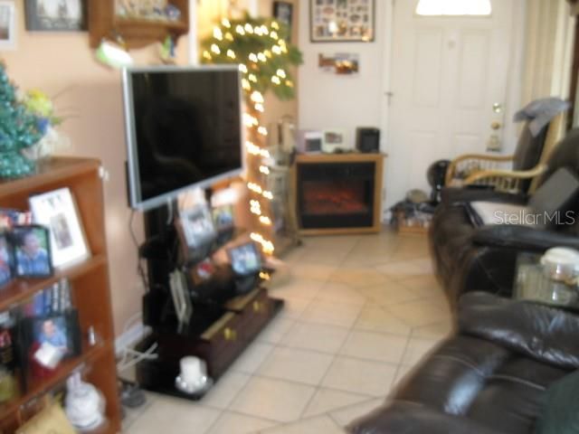 Recently Sold: $129,900 (2 beds, 2 baths, 1226 Square Feet)
