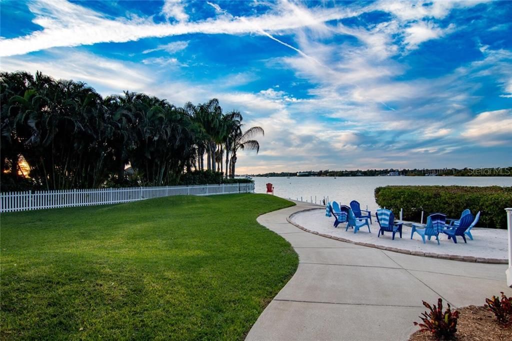Recently Sold: $1,250,000 (4 beds, 3 baths, 2520 Square Feet)