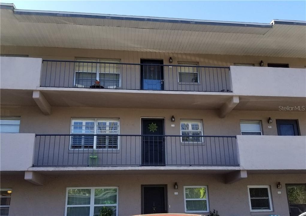 Recently Sold: $82,900 (1 beds, 1 baths, 1078 Square Feet)