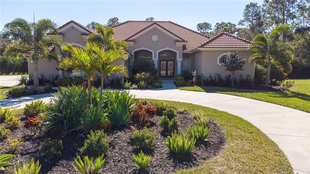 Recently Sold: $779,900 (4 beds, 3 baths, 3600 Square Feet)