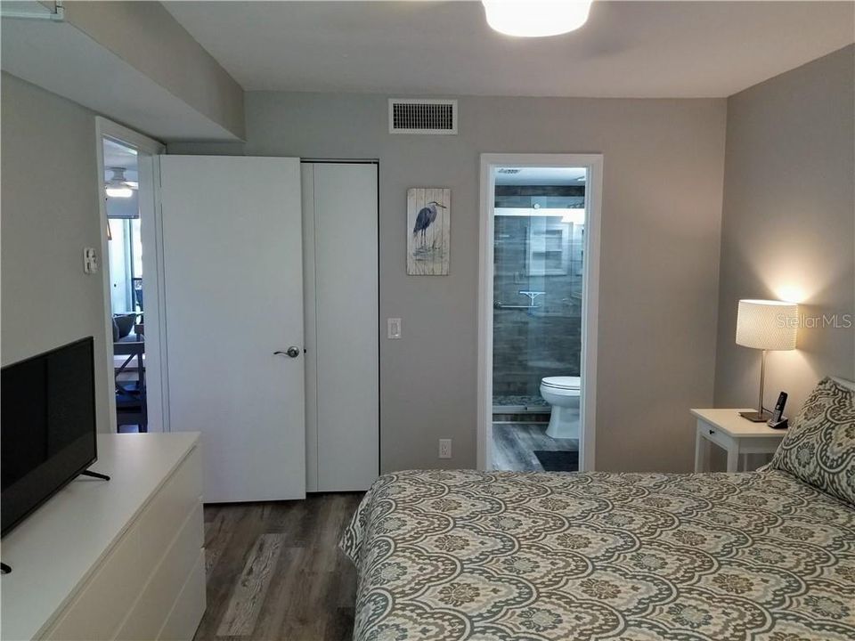 Recently Rented: $1,850 (2 beds, 2 baths, 890 Square Feet)