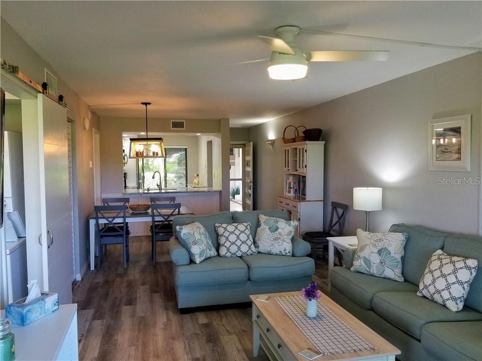 Recently Rented: $1,850 (2 beds, 2 baths, 890 Square Feet)