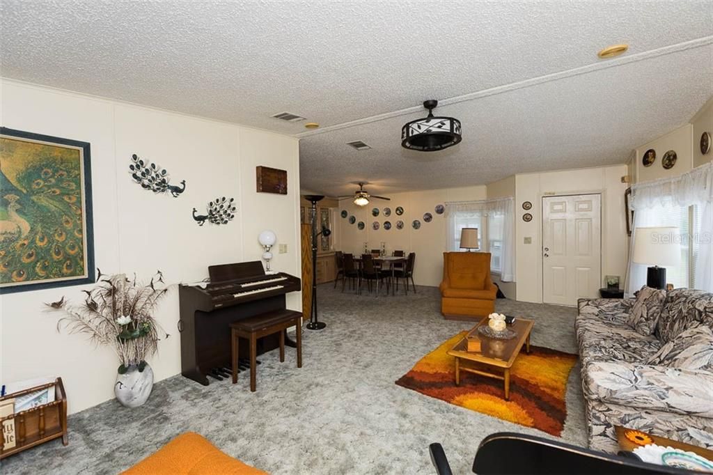 Recently Sold: $155,000 (2 beds, 2 baths, 1935 Square Feet)