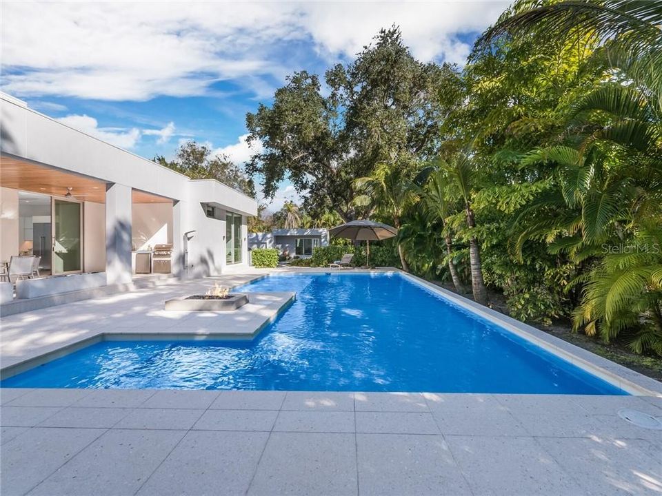 Vendido Recientemente: $2,300,000 (3 camas, 4 baños, 3146 Pies cuadrados)